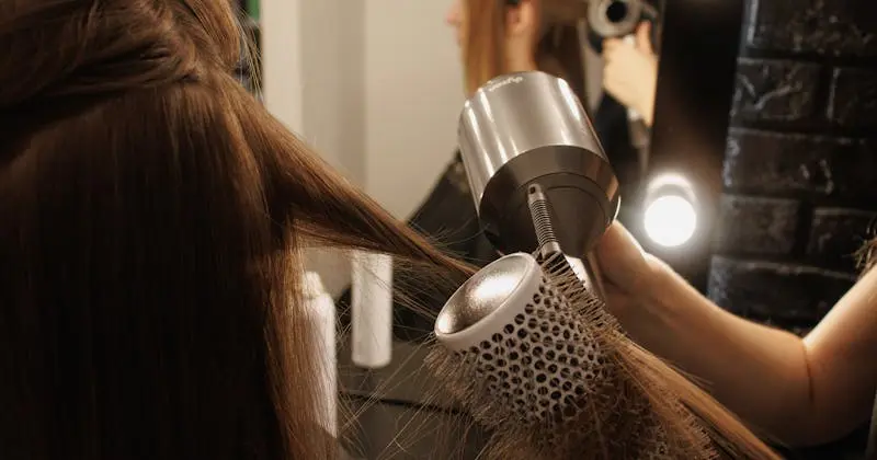 How to Make Your Blowout Last All Week: Pro Stylist Secrets